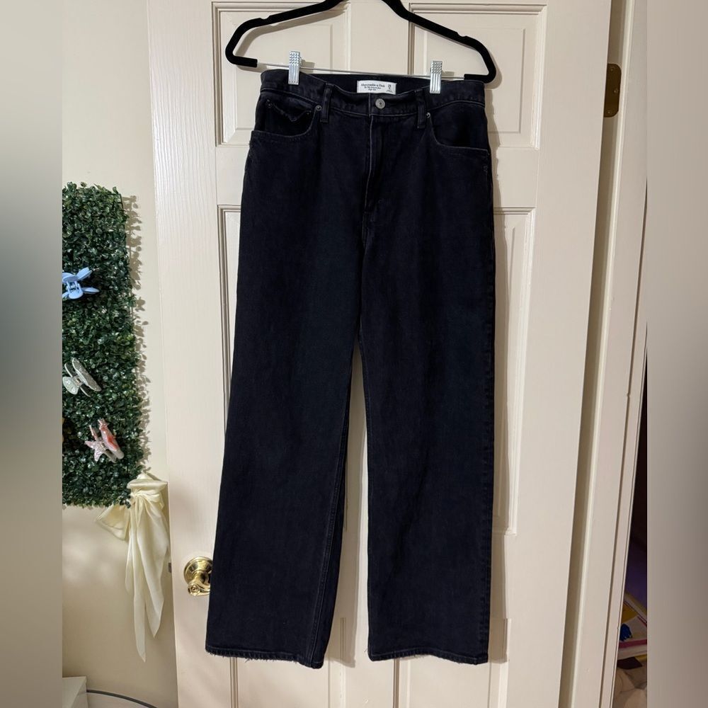 Women’s Abercrombie & Fitch Dark Black Wash 90s Relaxed High Rise Jean 6S / 28
